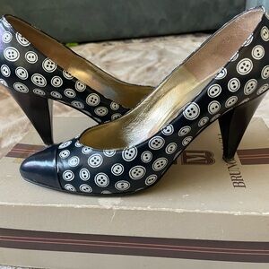 Bruno Magli Vintage Button Print Heels – Navy & White – Size 7B – Made in Italy